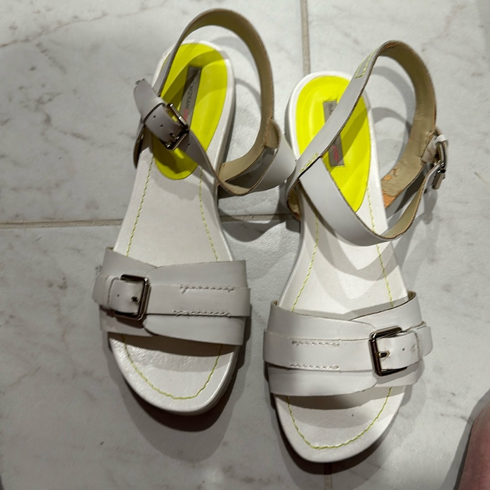 Isaacmizrahi sandals